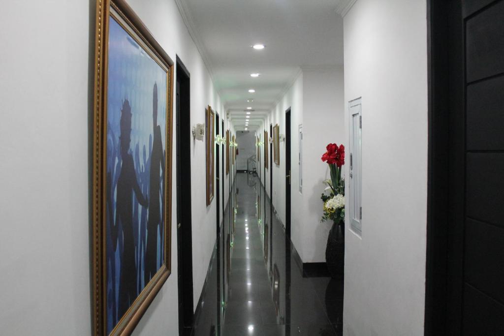 California Hotel Jakarta Exterior foto